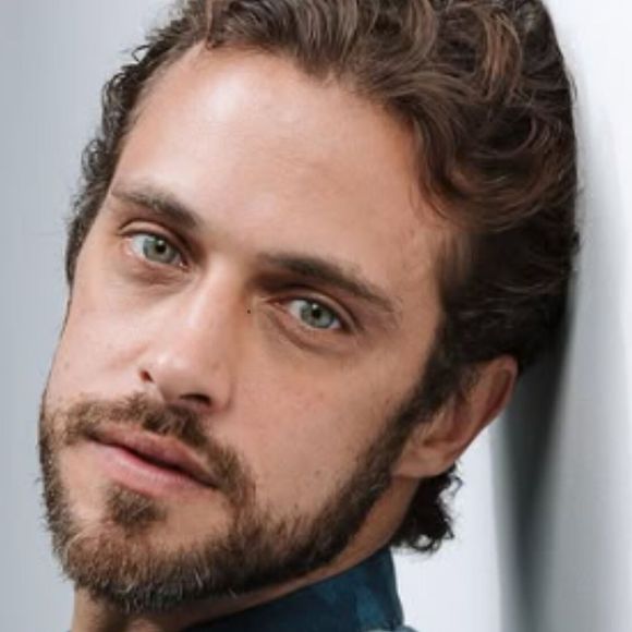 Aos 38 anos, galã de 'Avenida Brasil', Ronny Kriwat abre restaurante judaico