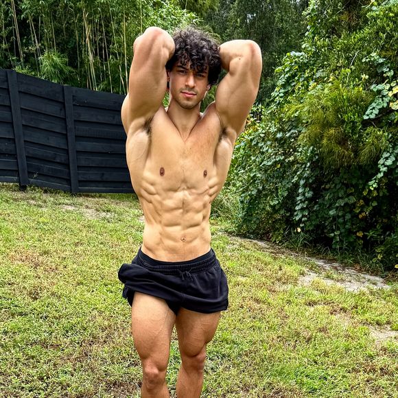 Filho de Xanddy e Carla Perez ainda revelou ser o próprio coach e estar animado com a competição