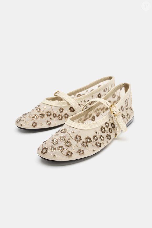Elegante sem abrir mão do conforto, a sapatilha Mesh com Brilhos, da Zara, é a combinação perfeita para calças de linho neste inverno