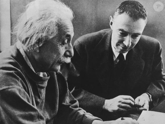 Ao longo de sua história, Albert Einstein entrou em contato com diferentes culturas e valorizou o aprendizado sobre a vivência humana
