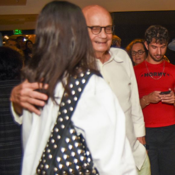 Bruna Marquezine tietou Dráuzio Varella e se mostrou fã do médico