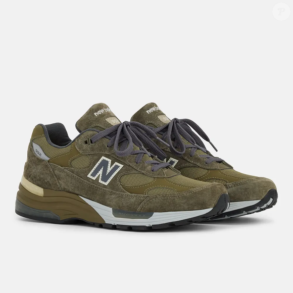 Mas enquanto a cor caramelo não chega ao Brasil, o Purepeople encontrou um lançamento similar, na cor Verde Musgo, à venda por R$ 1.899,99 no site oficial da New Balance.