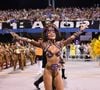 Sabrina Sato desfilou sem parte da fantasia no Carnaval de 2017 após o início do desfile da Gaviões da Fiel; episódio segue sendo lembrado quase dez anos depois