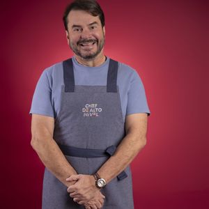 Erickson Blun – Erickson mora em Brasília. Com 59 anos, o cirurgião do aparelho digestivo nasceu em Ponta Grossa, no Paraná, e teve sua vida transformada pela medicina. Apaixonado pela gastronomia, compara um bom empratamento a uma cirurgia bem-feita