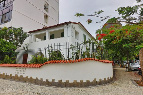 Do set às imobiliárias: Mansão que serviu de cenário para Ainda Estou Aqui está à venda por R$ 13,9 milhões.