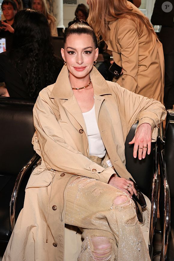 Mudança de Anne Hathaway gerou rumores de que teria feito um lifting facial