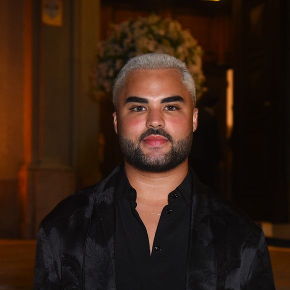 Lucas Guedez precisou da ajuda de uma funcionária do aeroporto para não ser mais xingado