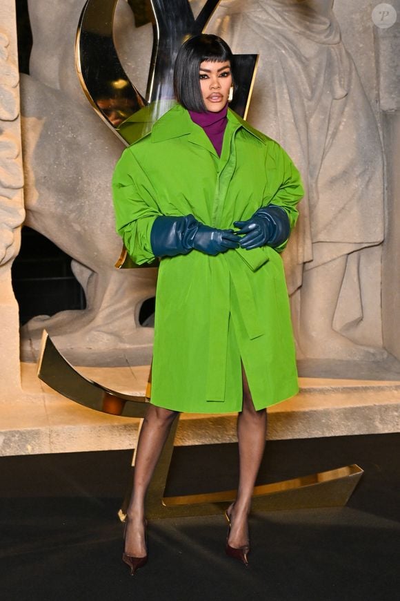 Teyana Taylor prestigia desfile Saint Laurent na Semana de Moda de Paris, na França, nesta segunda-feira, 29 de setembro de 2025