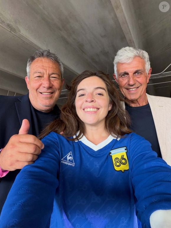 Filha atriz de Maradona assistiu Inglaterra x Argentina com amigos do pai, Carlos Tapia e Ricardo Omar Giusti