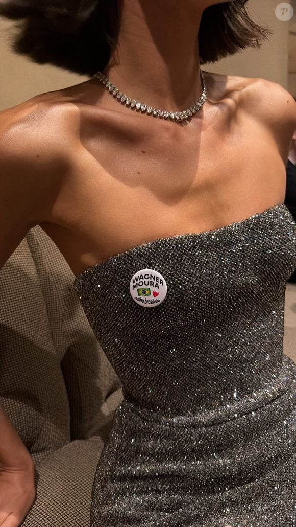 Também na cerimônia do Oscar, Bruna Marquezine declarou torcida ao amigo Wagner Moura