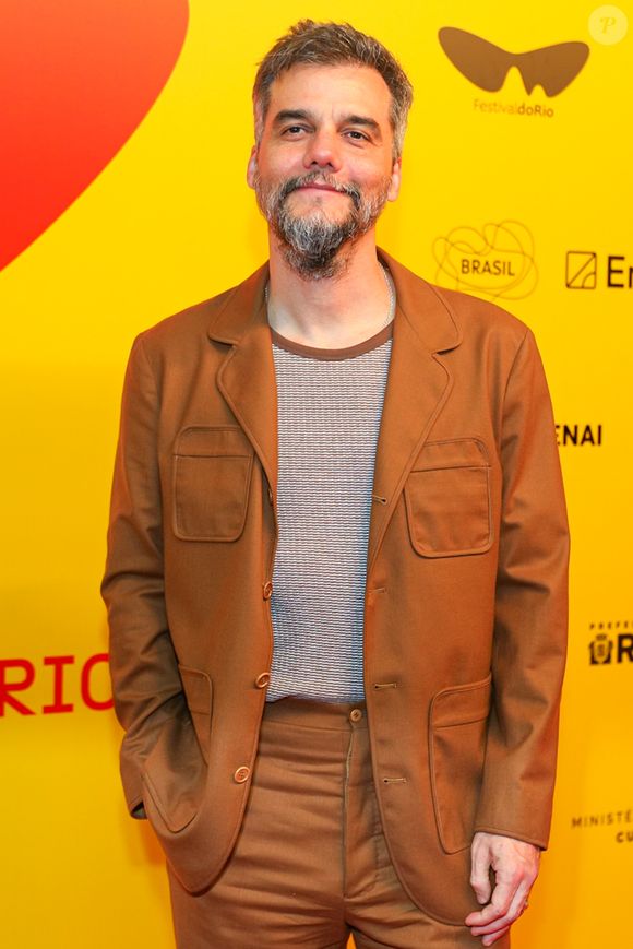 Wagner Moura alugava para ela sua mansão no bairro do Humuitá, mas ela teria deixado de quitar os pagamentos durante um ano