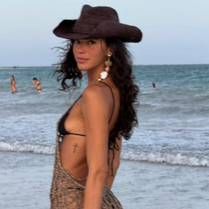 'Elegância repensada': descobrimos a nova marca de biquíni favorita de Bruna Marquezine; tem peças mais clássicas, é brasileira e propõe 'moda atemporal'