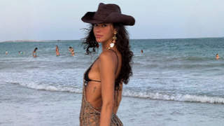 'Elegância repensada': descobrimos a nova marca de biquíni favorita de Bruna Marquezine; tem peças mais clássicas, é brasileira e propõe 'moda atemporal'