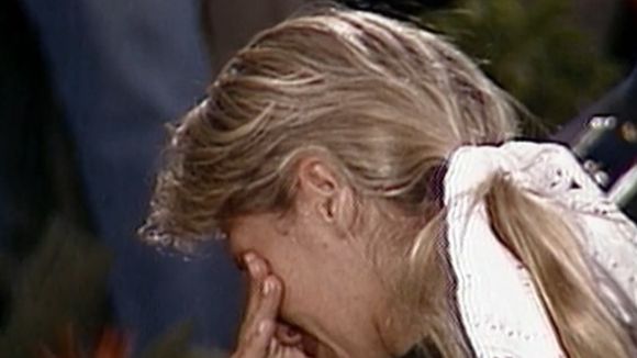 Em doc, Adriane Galisteu entrega reação por conta da roupa no velório do namorado, Ayrton Senna: 'Achar todo mundo...'