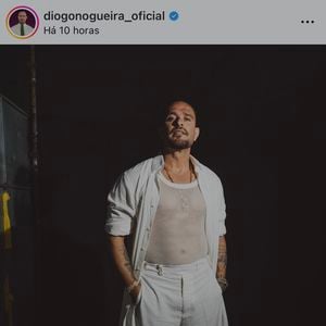 Paolla Oliveira deixou emojis nos comentários da publicação: mãos para o alto, palminhas e duas taças de champanhe