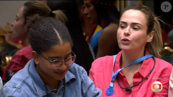 A ideia expressa na frase do pensador renascentista reforça que relações próximas revelam aspectos que a imagem pública não mostra