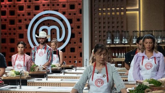Quem saiu do 'MasterChef Brasil 2025'? Naiara tem prato chamado de 'vômito', mas outro participante leva a pior por erro fatal