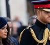 Polêmica real (de novo!): Meghan Markle e Príncipe Harry deixaram realeza 'de cabelo em pé' por homenagem no funeral de Príncipe Philip