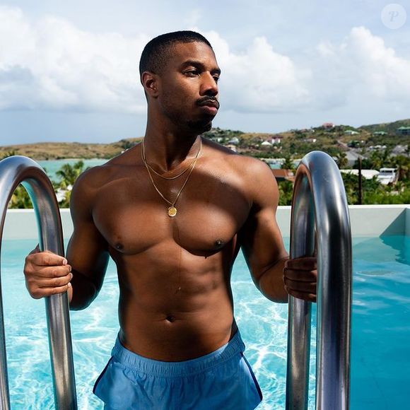 O ator Michael B. Jordan revelou detalhes curiosos sobre sua rotina de skincare em entrevista