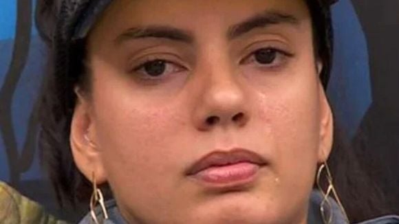 'Arrumou um trouxa e tirou meu neto de mim': mãe da ex-BBB Fernanda escancara rompimento  com a filha após medida protetiva
