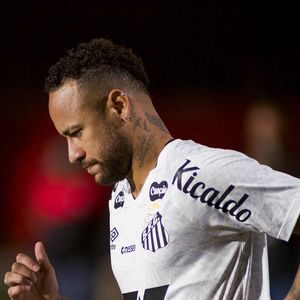 Na partida contra a a Desportiva Ferroviária-ES, Neymar marcou um gol.