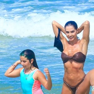 Deborah Secco tem recorrido a procedimentos estéticos poderosos para manter o corpo em forma