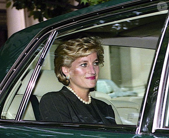 Princesa Diana morreu em um acidente trágico no dia 31 de agosto de 1997, em Paris