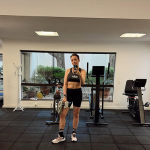Além da dieta, Fabiana Justus também tem 'pegado firme' na academia e treinado 5 vezes por semana