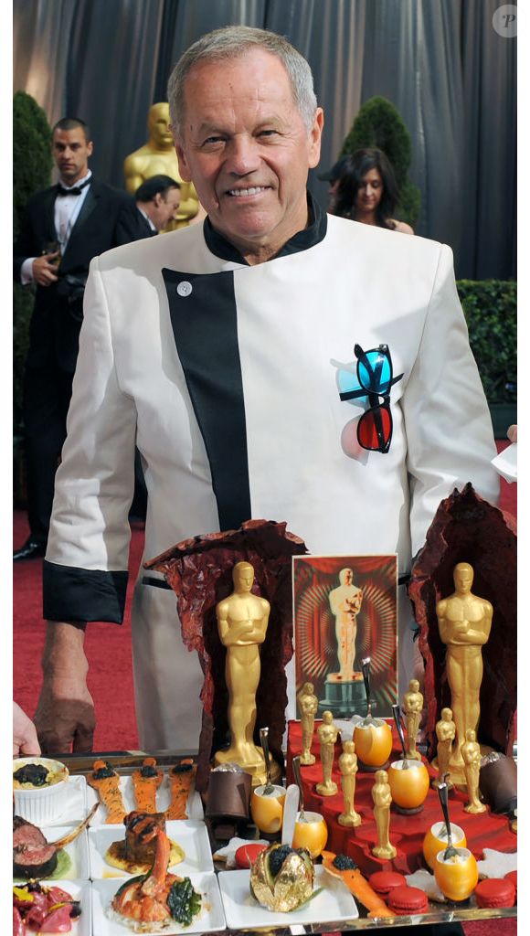 O chef, é responsável por servir mais de 20.000 pratos meticulosamente preparados para os convidados da elite, incluindo Demi Moore, Ariana Grande, Fernanda Torres e outras indicadas nesta edição.