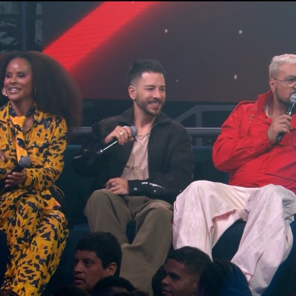 Aline Wirley foi a convidada do episódio de Estrelas da Casa nesta terça-feira (1º) e avaliou as apresentações dos participantes, mas não agradou a web