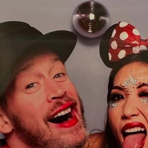 Filhos de Macaulay Culkin e Brenda Song, assistem a 'Esqueceram de Mim' com frequência e seguem sem perceber um detalhe curioso sobre o protagonista