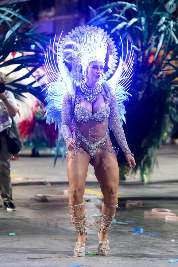 Paolla Oliveira desfilou na Grande Rio entre 2022 e 2025 e pode retornar para o carnaval 2027