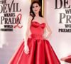 Anne Hathaway fez sucesso com sua beleza e longevidade em 'O Diabo Veste Prada 2', sucesso nos cinemas mundiais