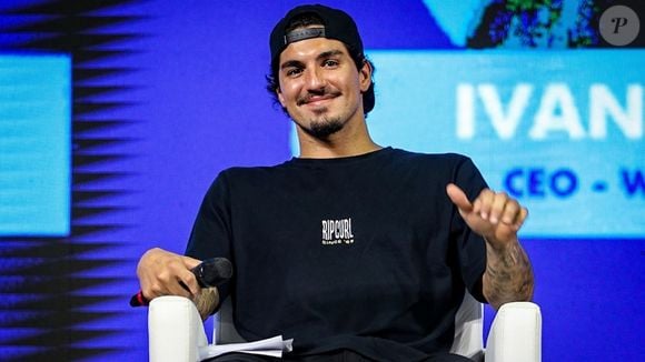 Mesmo vivendo um momento de luto, Gabriel Medina mantém a agenda esportiva. De acordo com o ge, o surfista embarca para Teahupoo, no Taiti, onde disputará a próxima etapa do Circuito Mundial da WSL