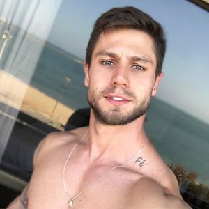 No entanto, nos últimos anos, Jonas Sulzbach passou a recorrer a estética para melhorar sua aparência