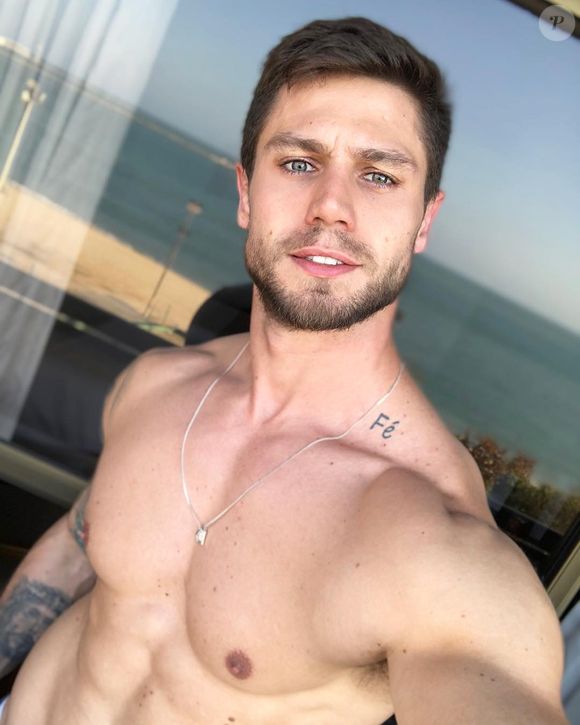 No entanto, nos últimos anos, Jonas Sulzbach passou a recorrer a estética para melhorar sua aparência