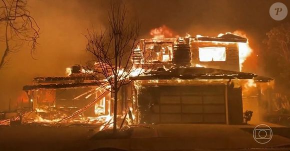 Incêndios nos EUA já provocaram 5 mortos e destruíram quase 2.000 casas; ventos são os mais fortes desde 2011