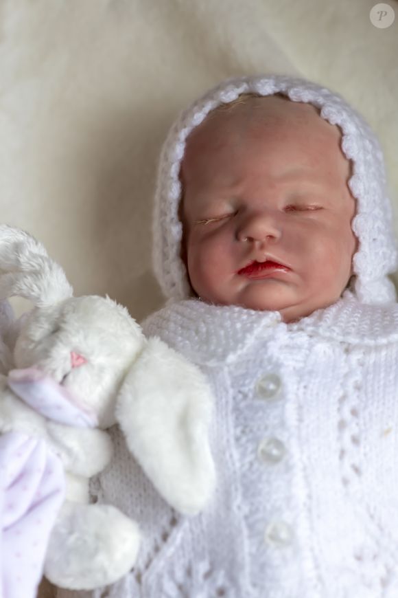 Para a especialista, esse fenômeno representa um movimento coletivo de projeção emocional e, ao mesmo tempo, revela a presença de um ataque energético que tem se manifestado de forma silenciosa, mas profunda, especialmente sobre a saúde emocional da população.