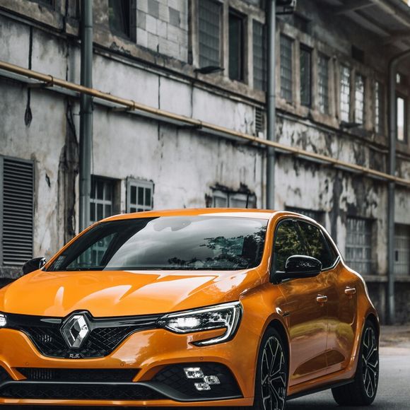 A marca Renault tem esse nome porque foi fundada por Louis Renault ao lado dos irmãos, em 1898