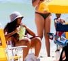 Intérprete de Maria de Fátima em ‘Vale Tudo’, Bella Campos curte dia de praia e exibe corpo definido