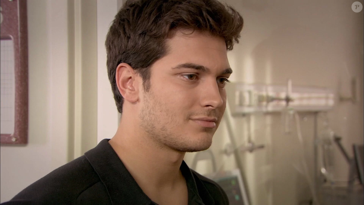 Foto: Çağatay Ulusoy como Emir Sarrafoğlu em 'O Segredo de Feriha ...