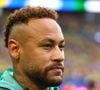 Em novo pronunciamento, Amanda Kimberlly pediu que os internautas deixem de responsabilizar 'outras pessoas' pela ausência de Helena, afirmando que o assunto diz respeito apenas a ela e Neymar Jr.
