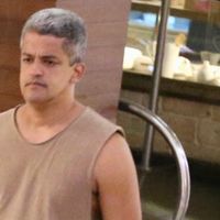 Laura, a 'Mulher de Branco' em 'Tieta', Claudia Alencar leva namorado, 26 anos mais novo, ao cinema após enfrentar sérios problemas de saúde. Fotos!