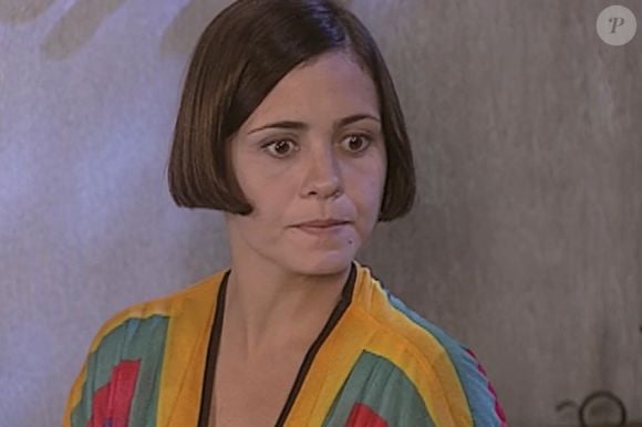 Adriana Esteves em 2000: interpretou a protagonista Catarina Batista, uma mulher à frente de seu tempo, feminista, geniosa e de personalidade forte, que luta por sua independência nos anos 1920. Ela protagoniza um romance 'entre tapas e beijos' com o machista Julião Petruchio (Eduardo Moscovis), formando um dos casais mais icônicos da TV brasileira