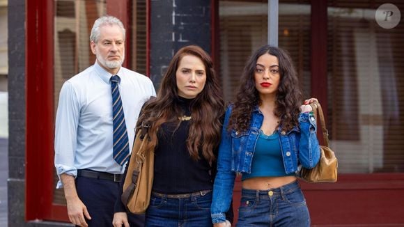 Adriana (Leticia Colin) usa o segredo de Ulisses (Alexandre Borges) para avançar em seu plano contra os Brandão em 'Quem Ama Cuida'