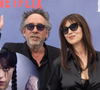 Como Monica Bellucci está hoje? Atriz de 60 anos vive um relacionamento com Tim Burton, diretor de 'Wandinha'