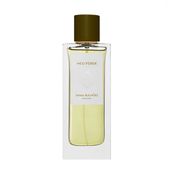 O Meu Verde Eau de Parfum, de Tania Bulhões, aposta na combinação de tangerina verde, neroli e pimenta rosa, com notas de cedro e musk ao fundo. A fragrância cítrica e cintilante custa R$ 520,00 e tem 80 ml, sendo uma alternativa para mulheres que gostam de perfumes frescos com nuances florais e amadeiradas