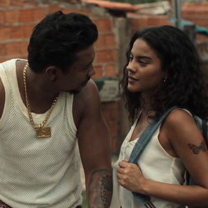 Xamã, o Bagdá de 'Três Graças', está mesmo namorando Bella Campos, de 'Vale Tudo'? Chateado, ator abre o jogo: 'É uma parceira'