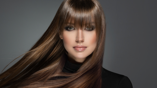 Seus fios nunca mais serão os mesmos com este óleo capilar que promete deixar seu cabelo macio, nutrido e luminoso como você jamais viu!