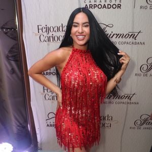 Isabelle Nogueira conquistou a diretoria da Grande Rio com seu comprometimento, humildade e desenvoltura, diz o jornal 'Extra'